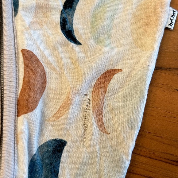 Little Sleepies “Luna” Print - size 12-18 months. Beautiful bamboo pajamas - Picture 4 of 4